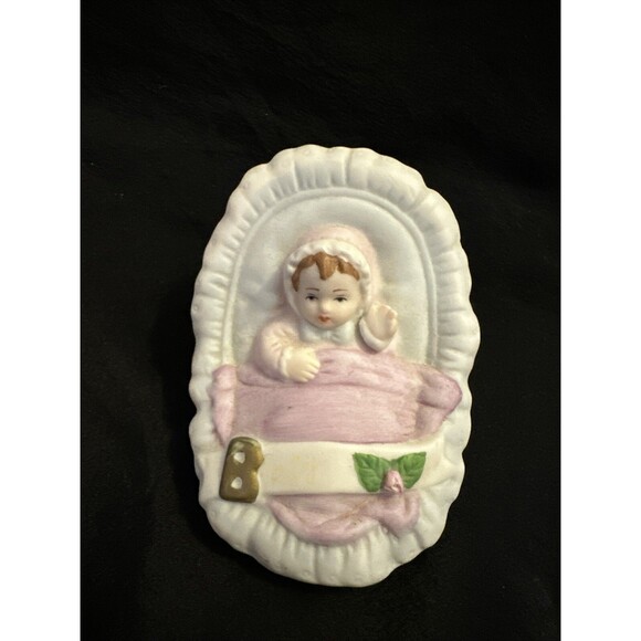 Enesco Growing Up Birthday Girl Baby Figurine - Brunette - 1987 Vintage - Picture 5 of 6